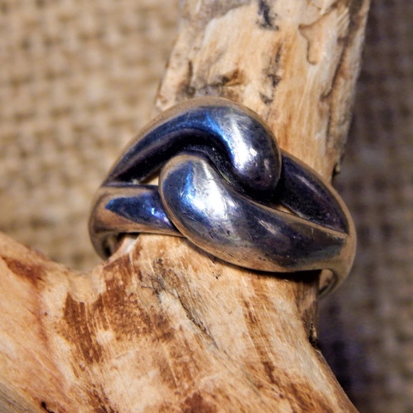 James Avery Jewelry - Vintage James Avery Silver Cadena Knot Ring SZ 8